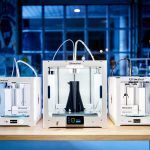 Mit einem Bauvolumen von 330 x 240 x 300 mm bietet der Ultimaker S5 (Mitte) Möglichkeiten für den Druck größerer Objekte. (Foto: Ultimaker)