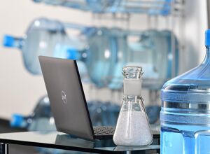 Lanxess: Aus Wasserflaschen werden Laptopdeckel