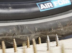 Covestro: Mit expandiertem PUR gegen platte Reifen