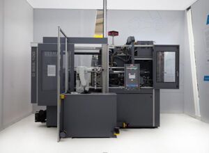 Desma Elastomertechnik: Mehr Effizienz mit Hochdruckspritzeinheit und Roboterzelle