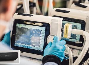 Kraiburg TPE: Flexible Schutzhülle für USB-Buchse