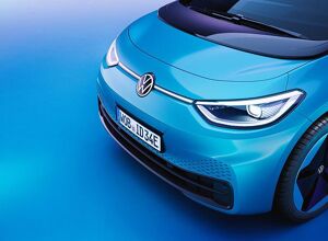 Röhm: PMMA für Lichtinszenierung am Elektro-VW