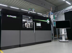 Siegfried Hofmann: Formteilautomat zur Partikelschaumverarbeitung