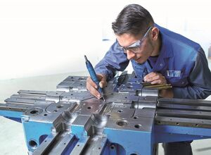 IFW: Spezialist für Spritzgießwerkzeuge baut Service-Angebot aus