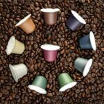 Grafe: Heimkompostierbare Kaffeekapseln in brillanten Farben