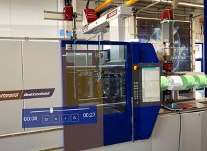 Wittmann: Sprachsteuerung und Mixed Reality für Spritzgieß-Equipment