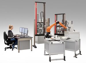 ZwickRoell: Automatisierte Zug- und Biegeversuche an Kunststoffproben