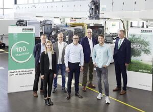 Arburg: Hundertste Spritzgießmaschine für Weißer + Grießhaber