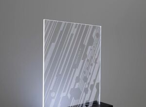 Reichle: Lichtauskopplung in transparentem Kunststoff